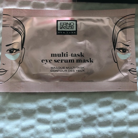 Huda Beauty Matte Lipstick in Alluring Red - Picture 3 of 4